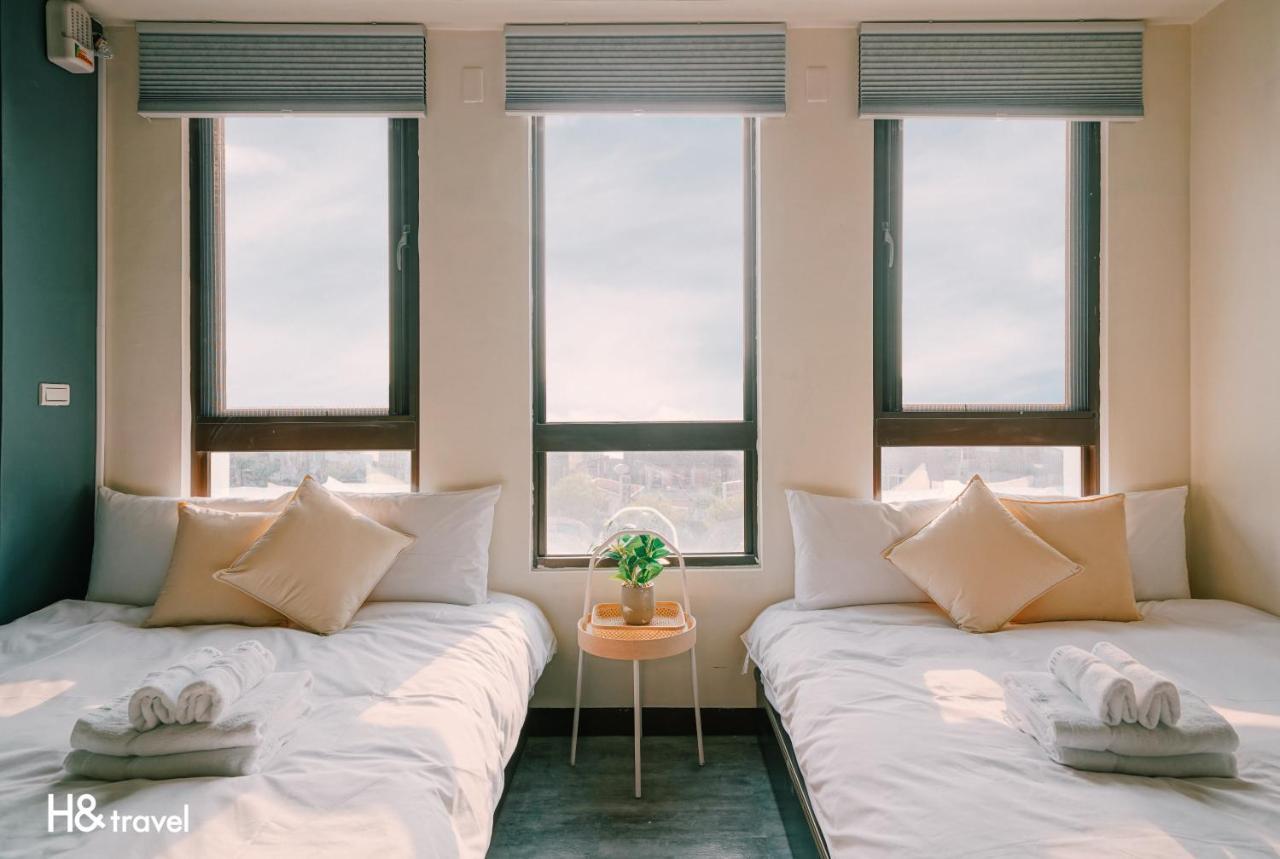Tainan Sleepie Inn Екстер'єр фото
